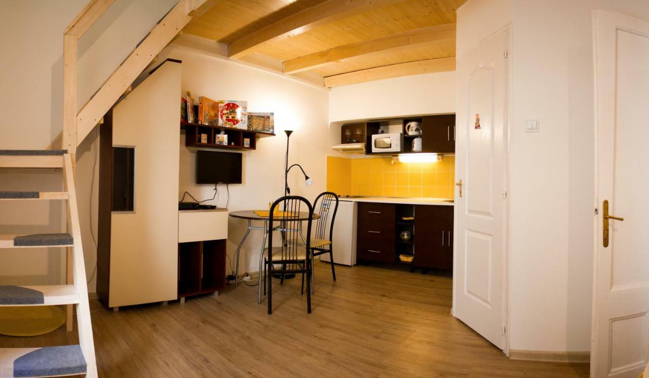 Minion & Snoopy Apartman Budapest Exteriör bild