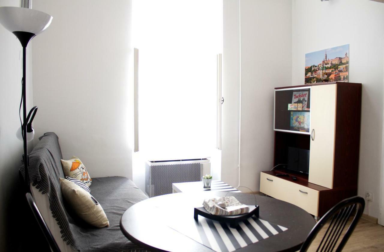 Minion & Snoopy Apartman Budapest Exteriör bild